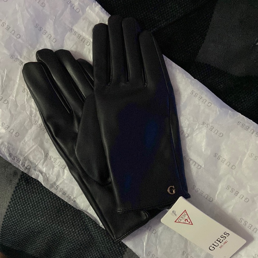 BRAND NEW Guess Leather Gloves